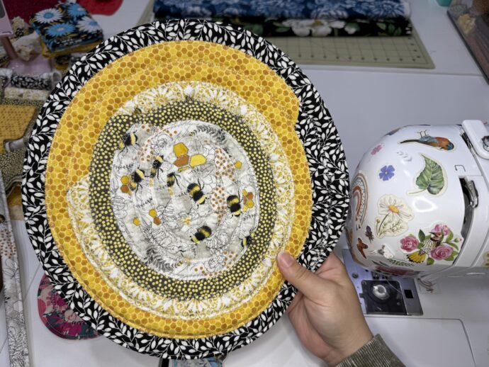 Bee Yellow Pattern Small Placemats - Image 2