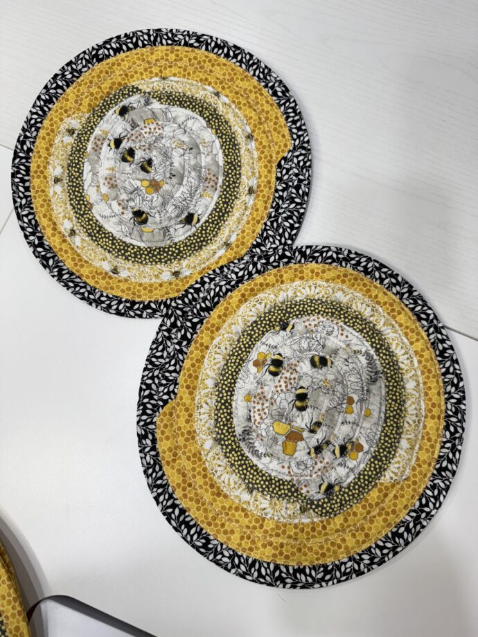 Bee Yellow Pattern Small Placemats - Image 3